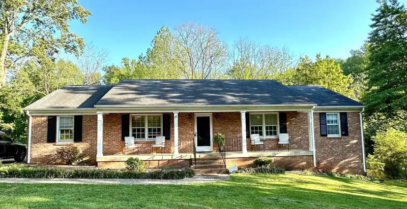Front exterior of the Liberty Ranch House in Lynchburg, three minutes from Liberty University